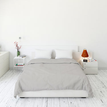 Durable duvet cover combining breathability, softness, and long-lasting luxury (silver)