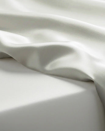 Elegant Silver Satin Bedsheet With Pillow Cover – Luxurious Softness & Shimmer