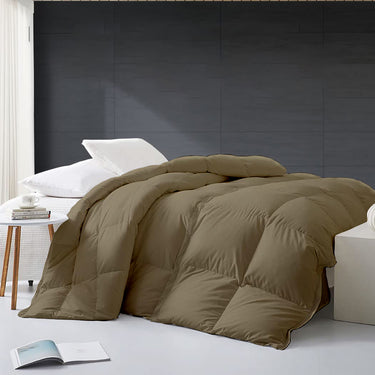 Winter quilt with smooth microfiber fabric